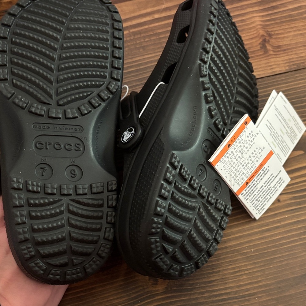 CROCS Classic Clog in Black - Picture 3 of 3